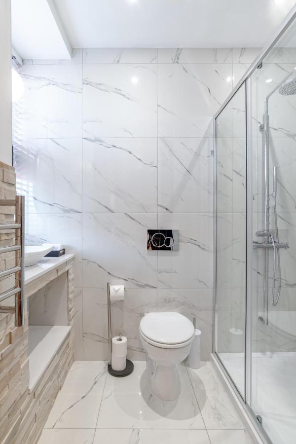 Pamper Yourself In Our Double Sized Copper Tub -2 Bedroom Villa Inverness Eksteriør bilde